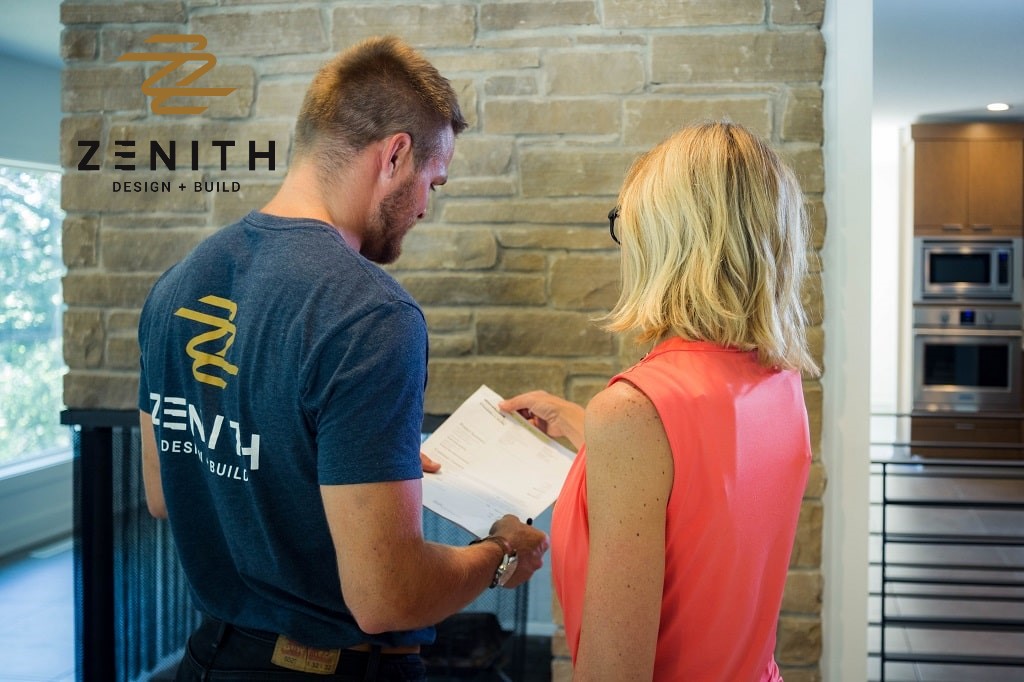 Zenith employee helping customer des moines