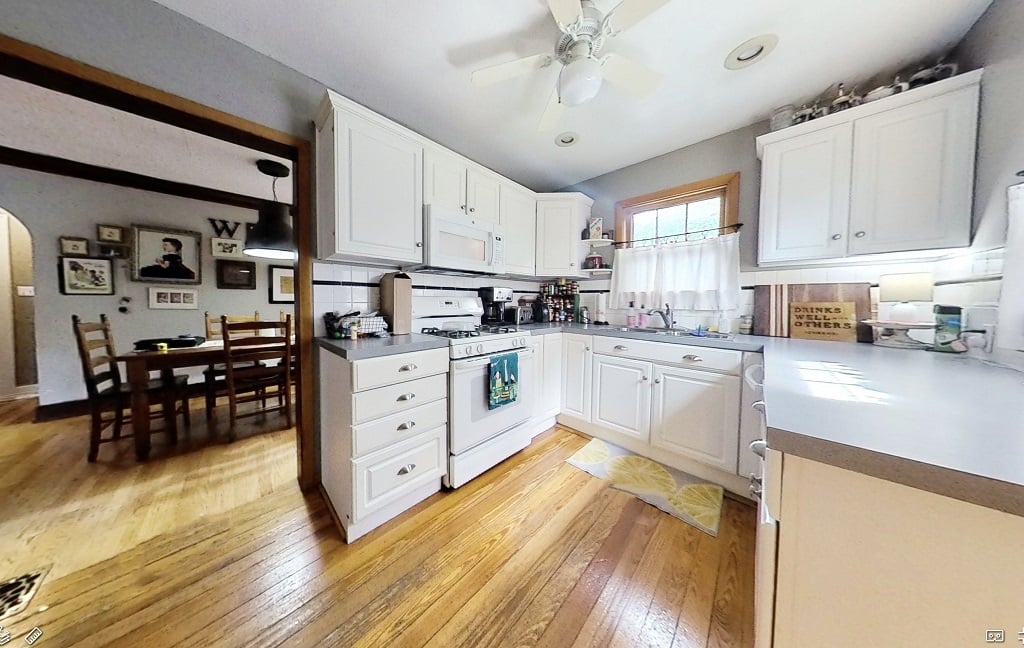 6228834fc4c096943dc75743_Kitchen