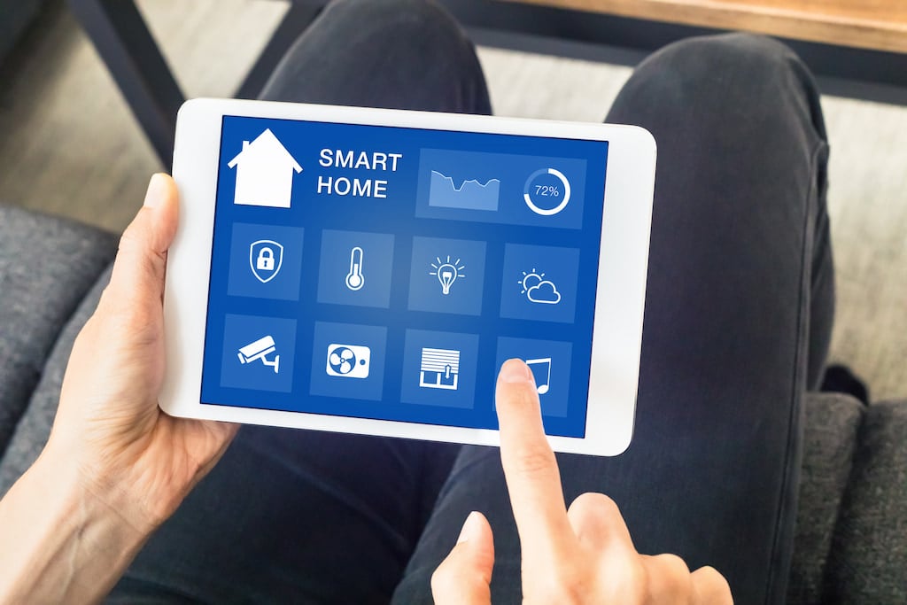 Home Appliance Trends of 2022: From Smart Kitchen Devices to AI-Powered Doors